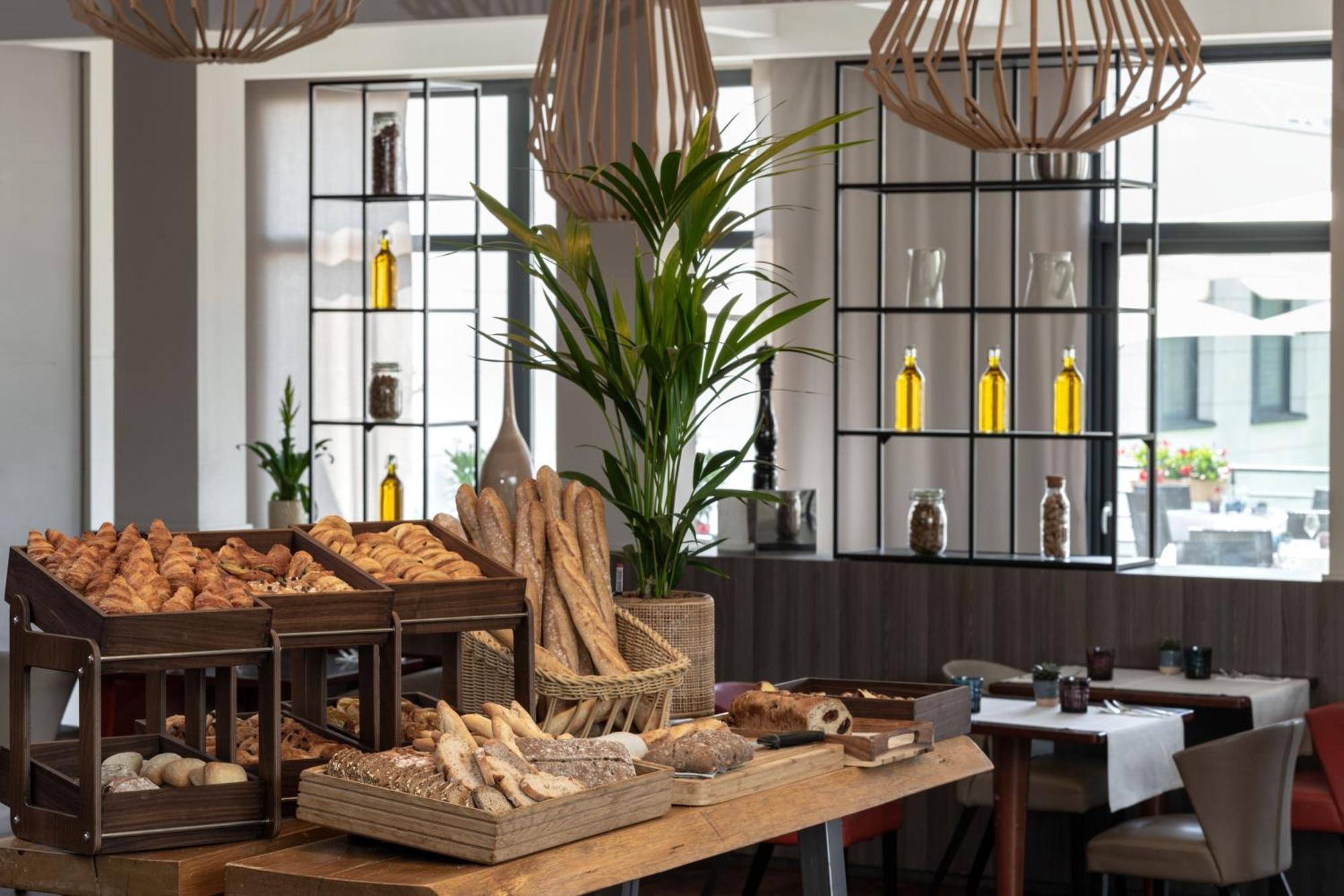 Paris Marriott Charles De Gaulle Airport 4*