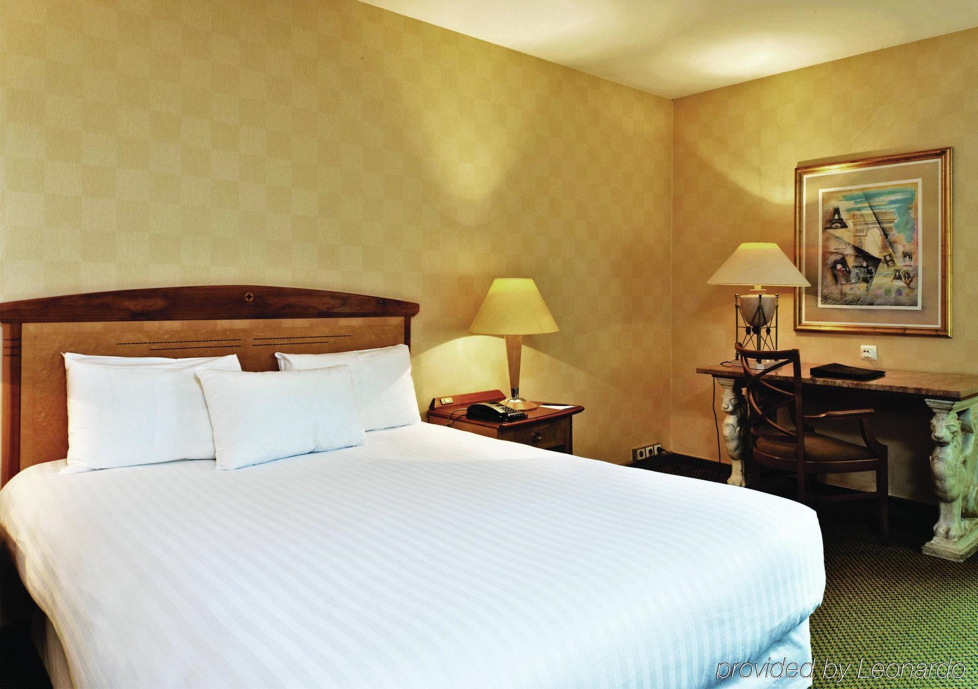 Hotel Paris Marriott Charles De Gaulle Airport 4*